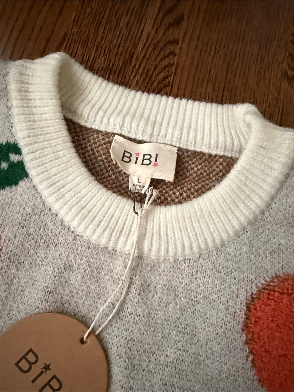 BiBi Cream Crewneck Sweater with Orange Fruit Motif large - Picture 2 of 10